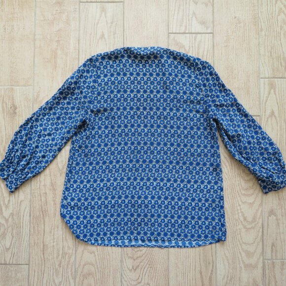 Joie 100% Silk Blue Medallion Pullover Blouse Women's S Relaxed Fit Boho - Picture 8 of 8